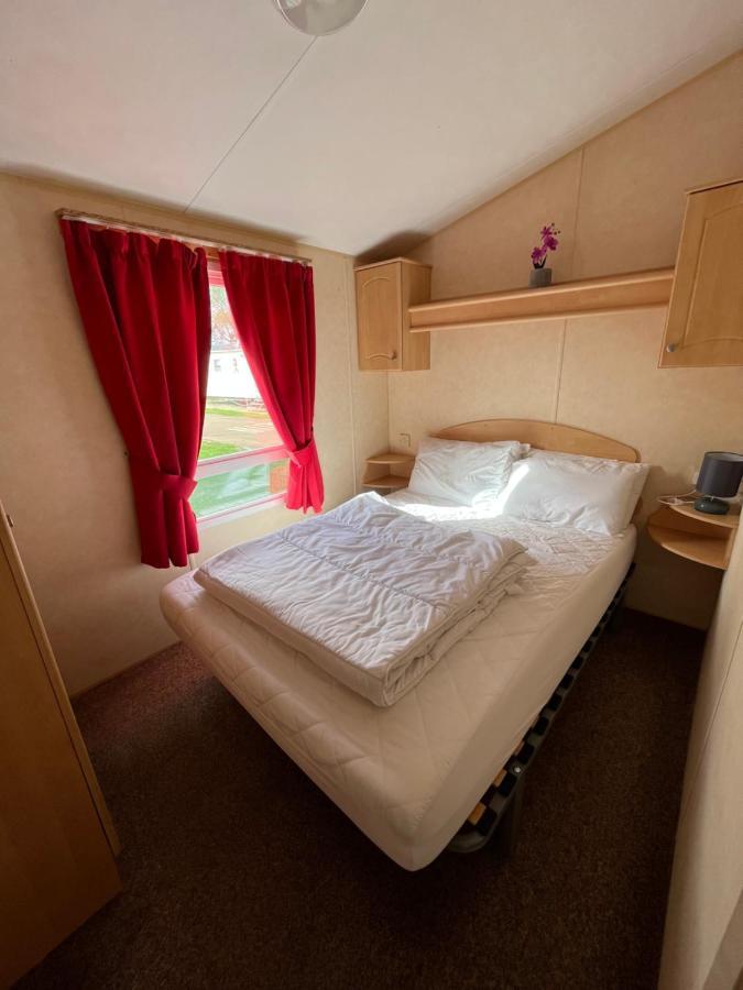 Dunlin 69 ~ California Cliffs Hotel Great Yarmouth Buitenkant foto
