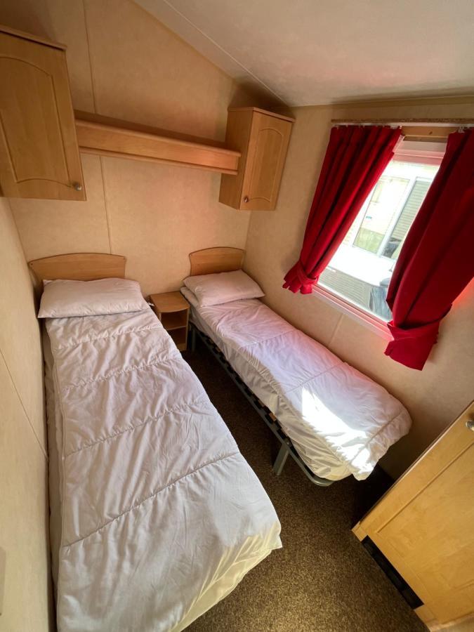 Dunlin 69 ~ California Cliffs Hotel Great Yarmouth Buitenkant foto